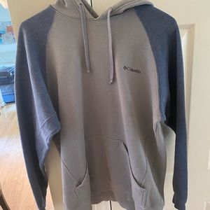 Columbia lightweight sweatshirt. Two tone with heathered blue sleeves.
